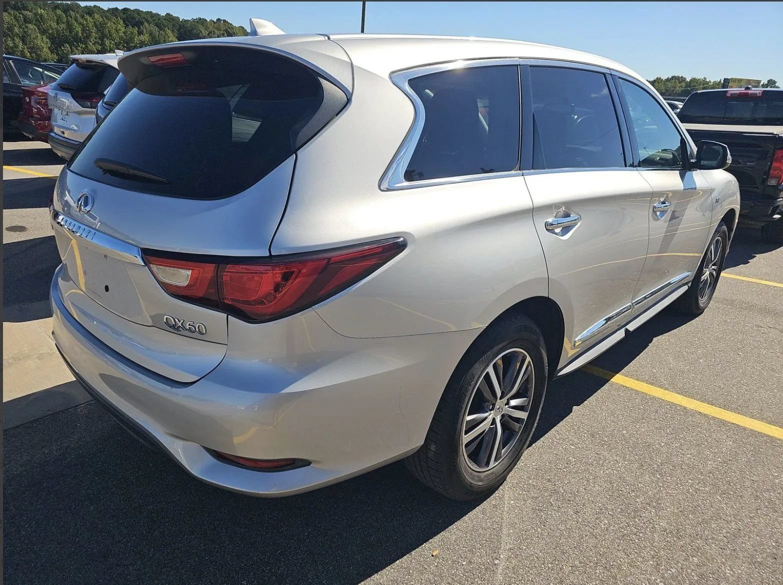 Used 2018 INFINITI QX60 Luxe AWD/4WD image 2