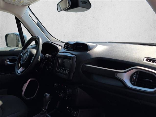 Used 2020 Jeep Renegade Latitude FWD image 27