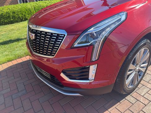 Used 2023 Cadillac XT5 Premium Luxury w/ Platinum Package AWD/4WD image 2