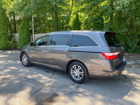 Used 2013 Honda Odyssey EX image 3