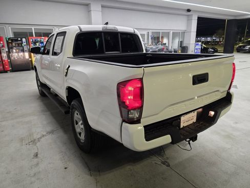 Used 2018 Toyota Tacoma SR image 4