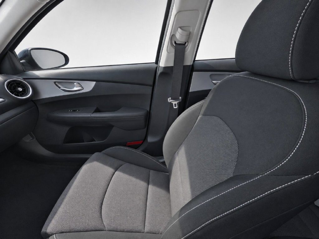 Used 2023 Kia Forte LXS w/ LXS Technology Package FWD image 18