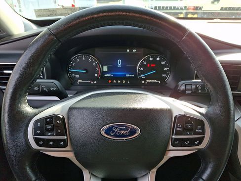 Used 2022 Ford Explorer XLT w/ Equipment Group 202A image 21