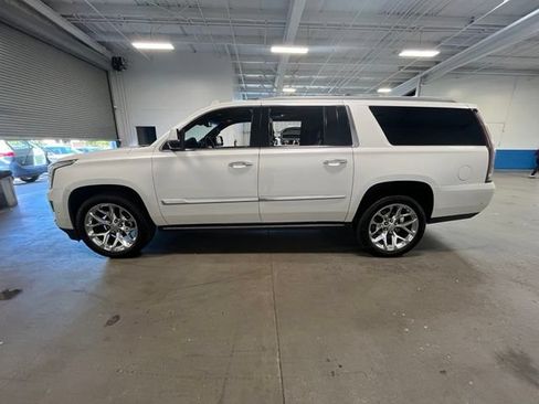 Used 2019 Cadillac Escalade ESV Platinum AWD/4WD image 6