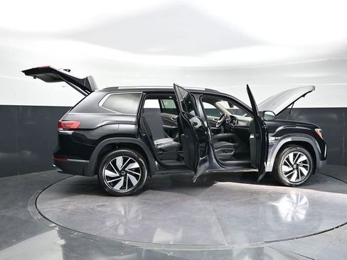 Used 2025 Volkswagen Atlas SEL AWD/4WD image 39