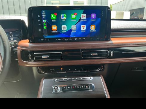 Used 2025 Lincoln Aviator Reserve w/ Equipment Group 201A AWD/4WD image 5