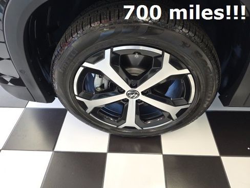 Certified 2025 Volkswagen Tiguan SE image 31