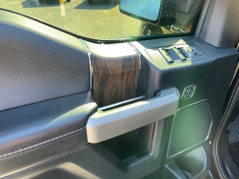 Used 2020 Ford F150 Lariat w/ Equipment Group 501A Mid image 12