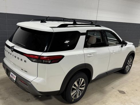 New 2026 Nissan Pathfinder SL image 15