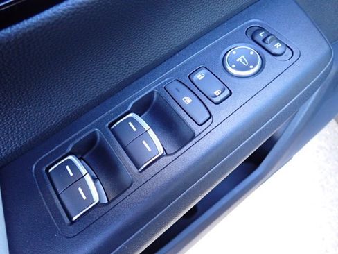 Used 2025 Honda CR-V EX-L image 16