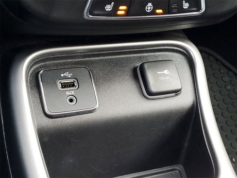 Used 2018 Jeep Compass Latitude w/ Cold Weather Group image 25