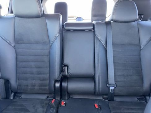 Used 2022 Mitsubishi Outlander SE image 19