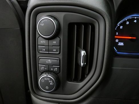 Used 2021 Chevrolet Silverado 1500 Custom Trail Boss image 26