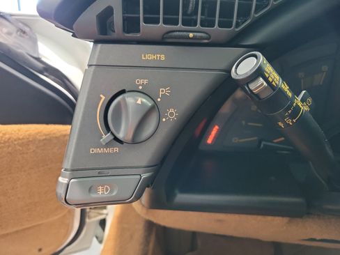 Used 1991 Chevrolet Corvette Convertible RWD image 8