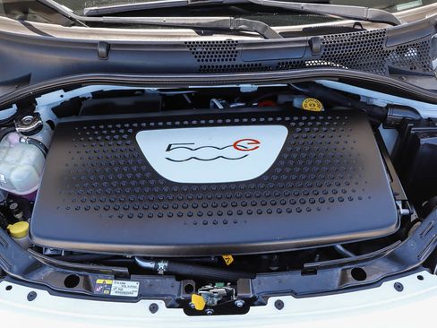 Used 2016 FIAT 500 e FWD image 23