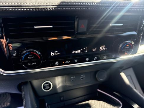 Used 2023 Nissan Rogue Platinum image 19