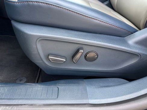 New 2025 Ford Maverick Lariat AWD/4WD image 13