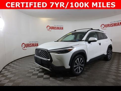 Used 2022 Toyota Corolla Cross XLE w/ Convenience Package image 2