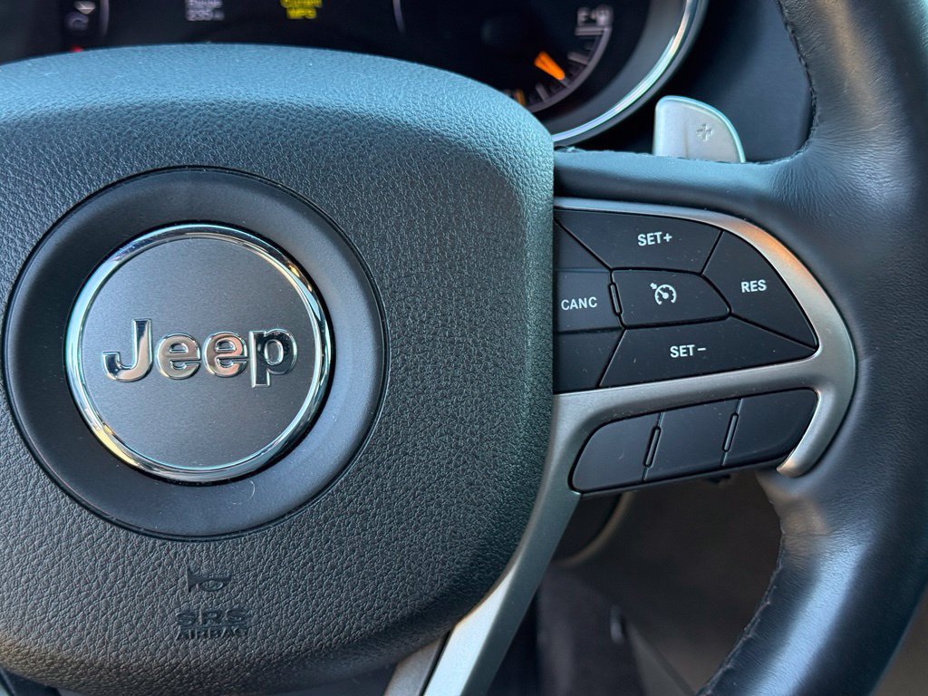 Used 2018 Jeep Grand Cherokee Limited AWD/4WD image 16