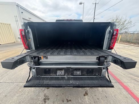 Used 2024 GMC Sierra 2500 Denali Ultimate image 4