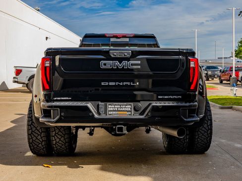 Used 2024 GMC Sierra 3500 Denali Ultimate image 8