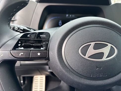 Certified 2025 Hyundai Elantra Sport image 36