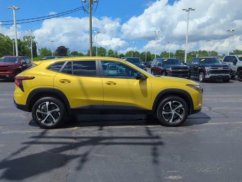 Certified 2024 Chevrolet Trax RS w/ Driver Confidence Package FWD image 10