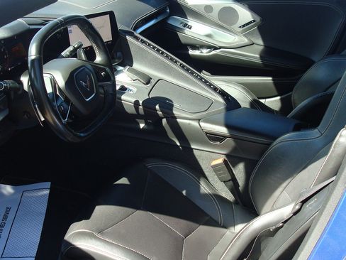 Used 2021 Chevrolet Corvette Stingray Preferred Conv w/ Z51 Performance Package RWD image 7