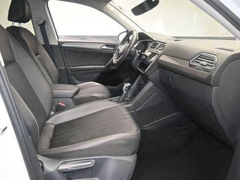 Used 2022 Volkswagen Tiguan SE image 29