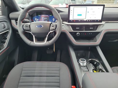 New 2026 Ford Explorer ST-Line w/ ST-Line Street Pack image 12
