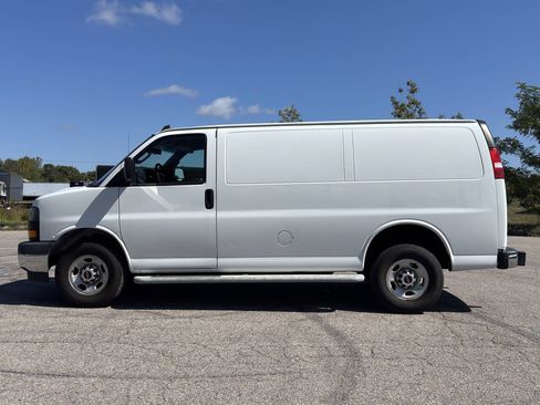Used 2020 GMC Savana 2500 w/ Driver Convenience Package image 2