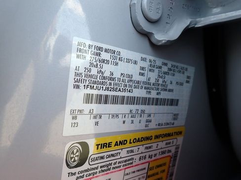 Used 2025 Ford Expedition Active AWD/4WD image 23