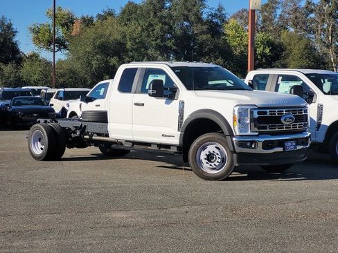 New 2025 Ford F550 4x4 SuperCab Super Duty image 1