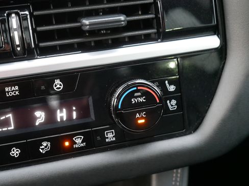 Certified 2024 Nissan Pathfinder Platinum w/ Cargo Package image 33