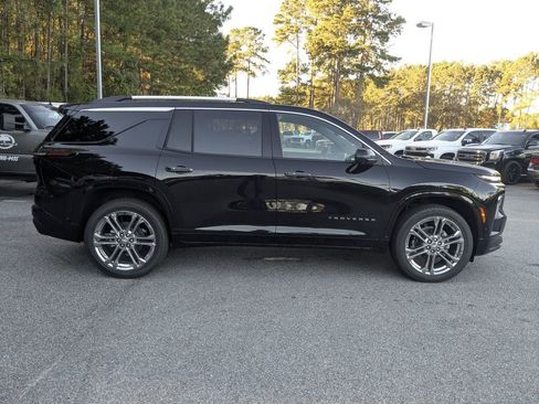 New 2026 Chevrolet Traverse High Country image 3