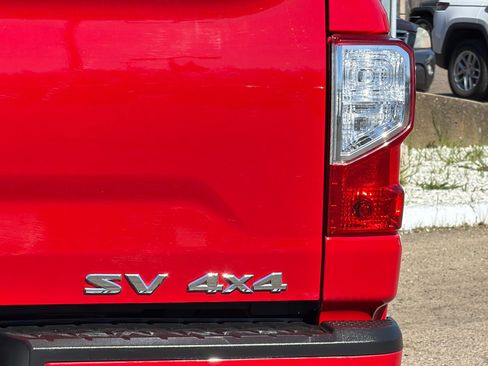 Used 2023 Nissan Titan SV w/ SV Convenience Package AWD/4WD image 8
