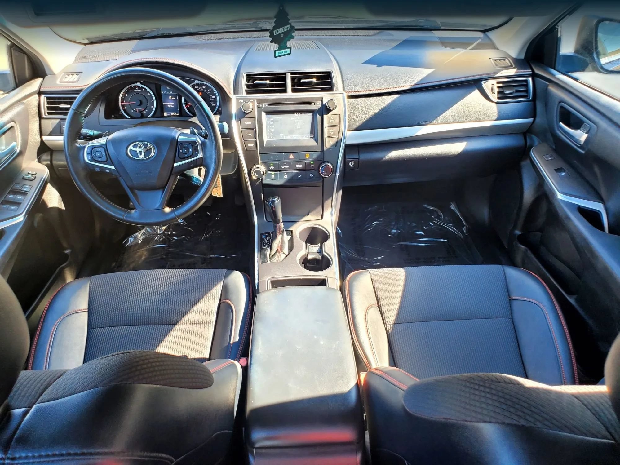 Used 2016 Toyota Camry SE FWD image 35