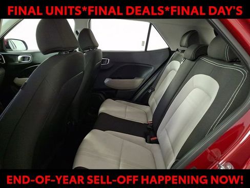 Certified 2024 Hyundai Venue SEL image 11