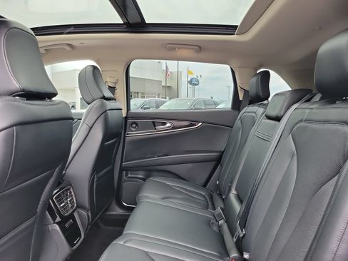 Certified 2023 Lincoln Nautilus Reserve w/ Monochromatic Package AWD/4WD image 14