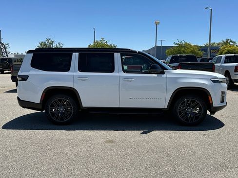 New 2026 Jeep Grand Wagoneer 4WD image 9
