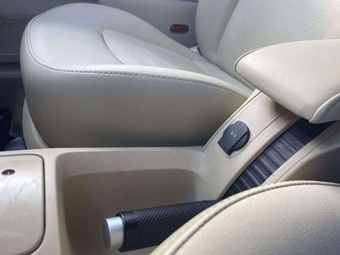 Used 2005 Volkswagen Beetle GLS FWD image 28