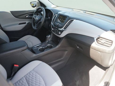 Used 2019 Chevrolet Equinox LS FWD image 17