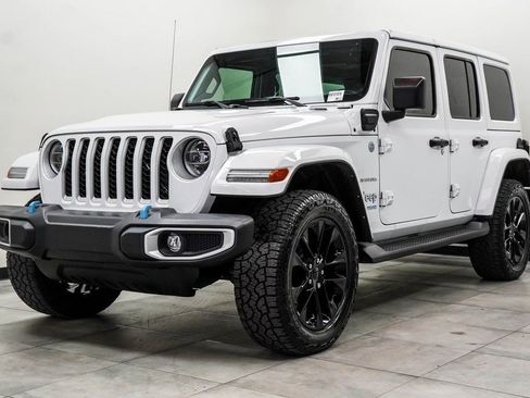 Used 2022 Jeep Wrangler Unlimited Sahara w/ Safety Group image 6