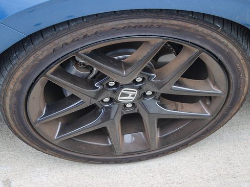 Used 2025 Honda Civic Sport image 8