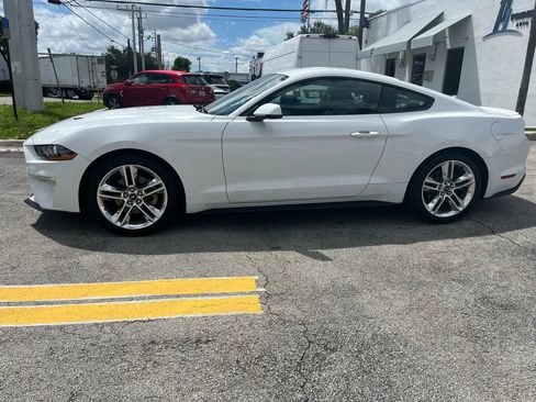 Used 2020 Ford Mustang Premium image 5