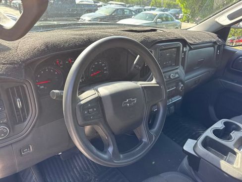 Used 2019 Chevrolet Silverado 1500 Custom Trail Boss w/ Custom Convenience Package AWD/4WD image 9