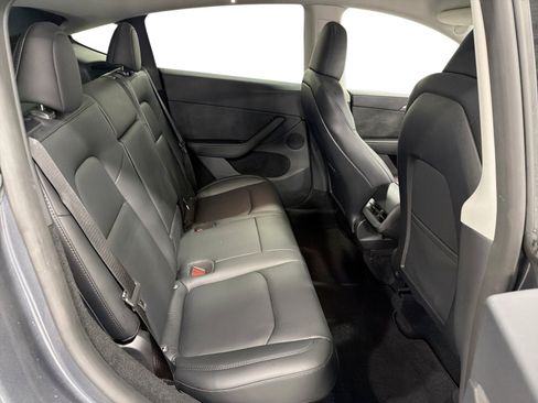 Certified 2023 Tesla Model Y AWD image 11