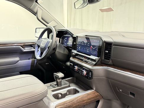 New 2025 GMC Sierra 1500 Elevation w/ Preferred Package image 17