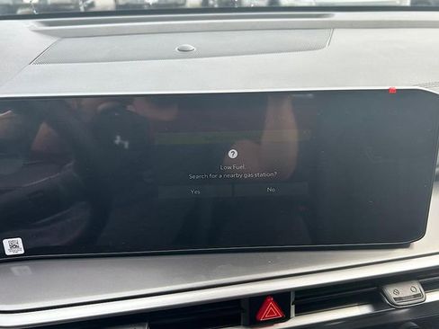 New 2025 Kia Sorento S image 16