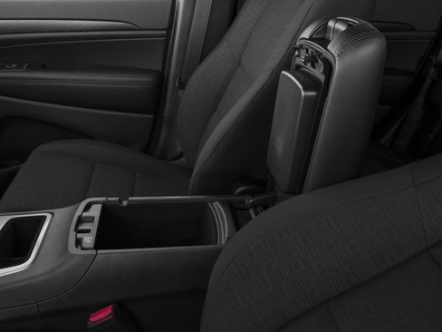 Used 2017 Jeep Grand Cherokee Altitude image 18